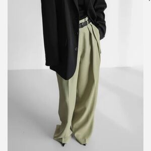 The Frankie Shop Sage Port Pleated Pant Trouser
